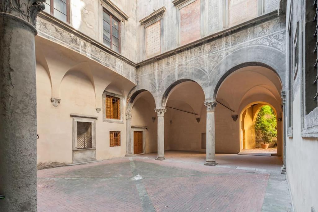 Paladima In Santa Croce Florencia